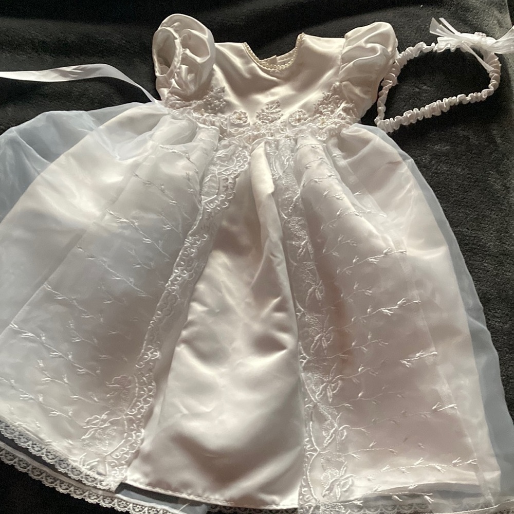 8-9 months white white long dress, gown